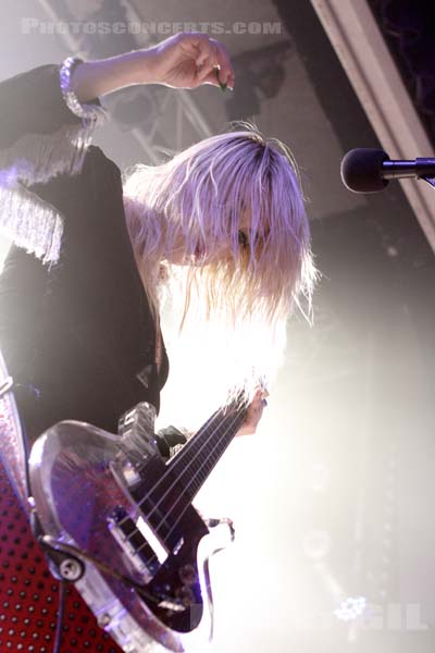 WHITE HILLS - 2013-10-15 - PARIS - Divan du Monde - 